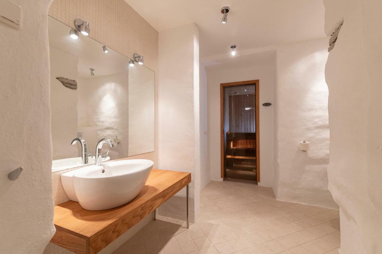 Housing 2 Bdr 2 Bathroom With Sauna At Carl Engel Luxury House Апартамент *